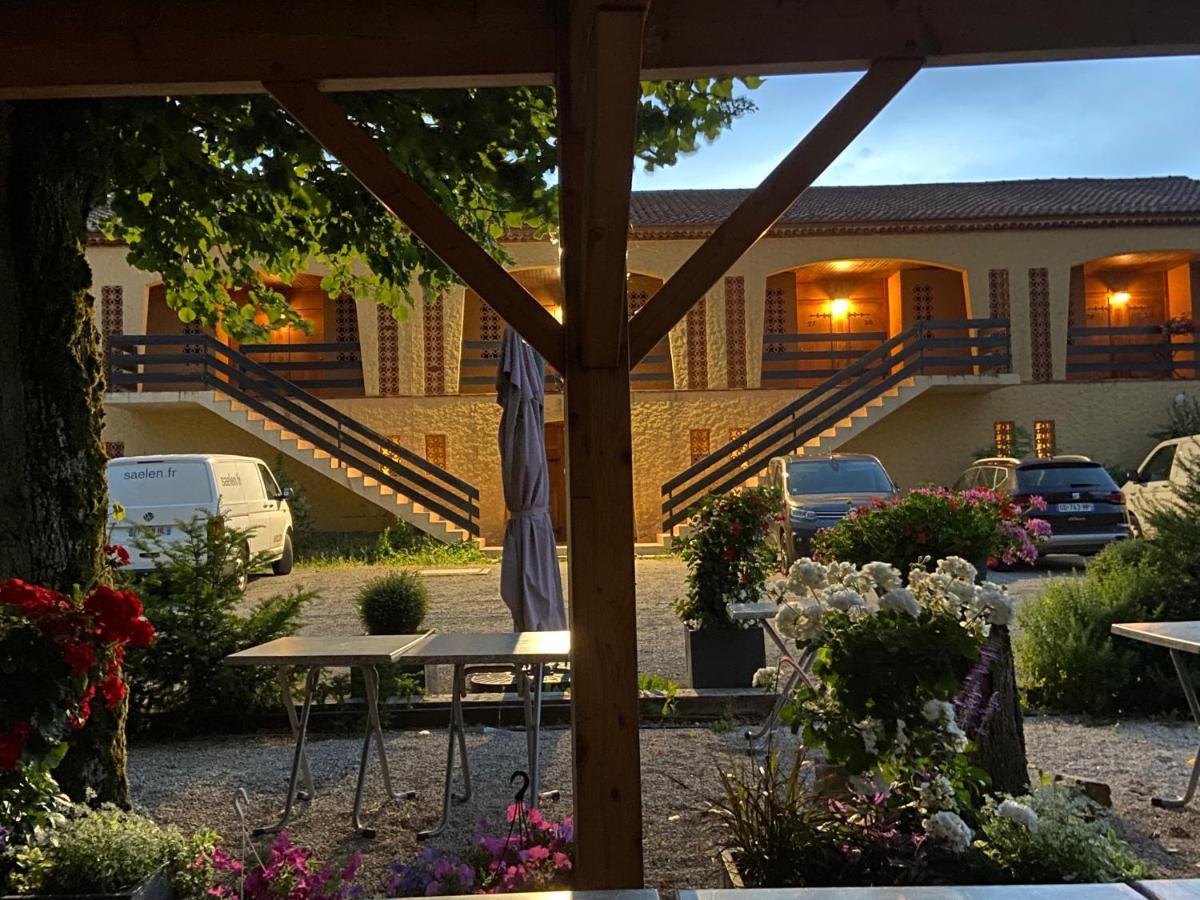 Logis L'Auberge Du Gros Silly-sur-Nied Екстер'єр фото