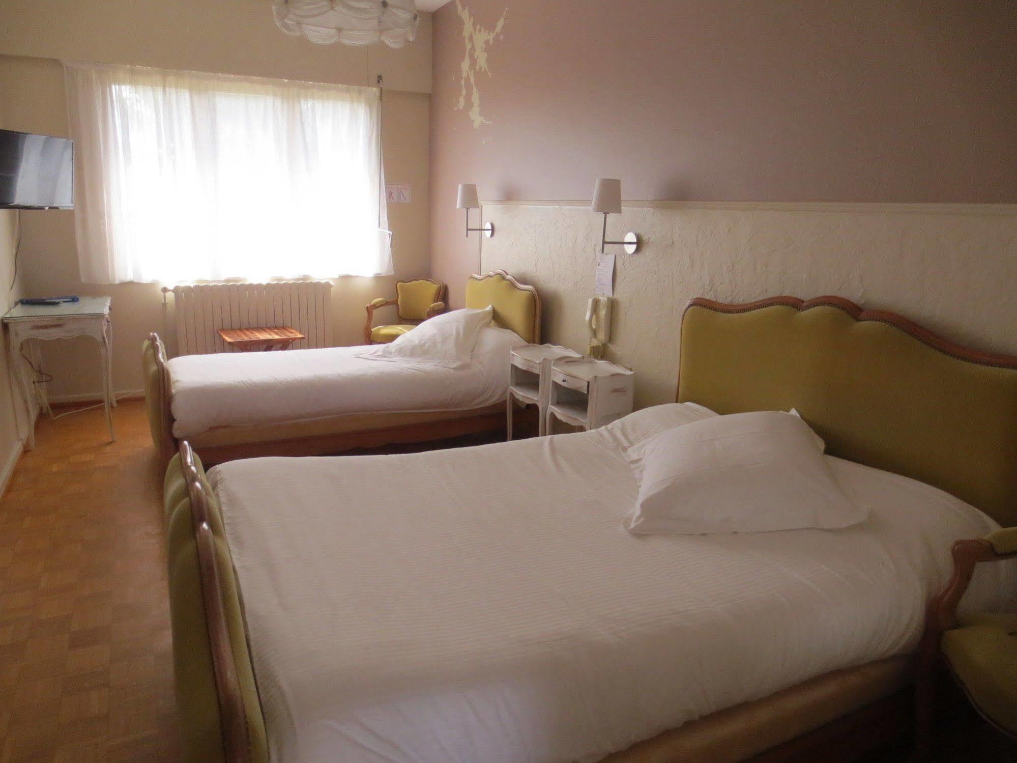 Logis L'Auberge Du Gros Silly-sur-Nied Екстер'єр фото