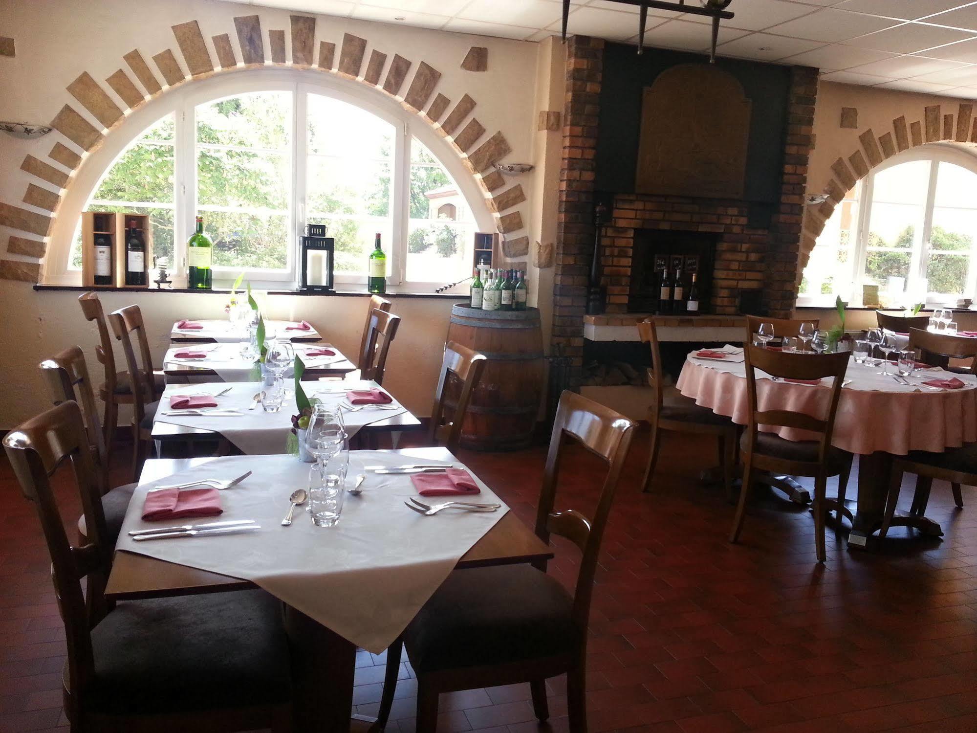 Logis L'Auberge Du Gros Silly-sur-Nied Екстер'єр фото