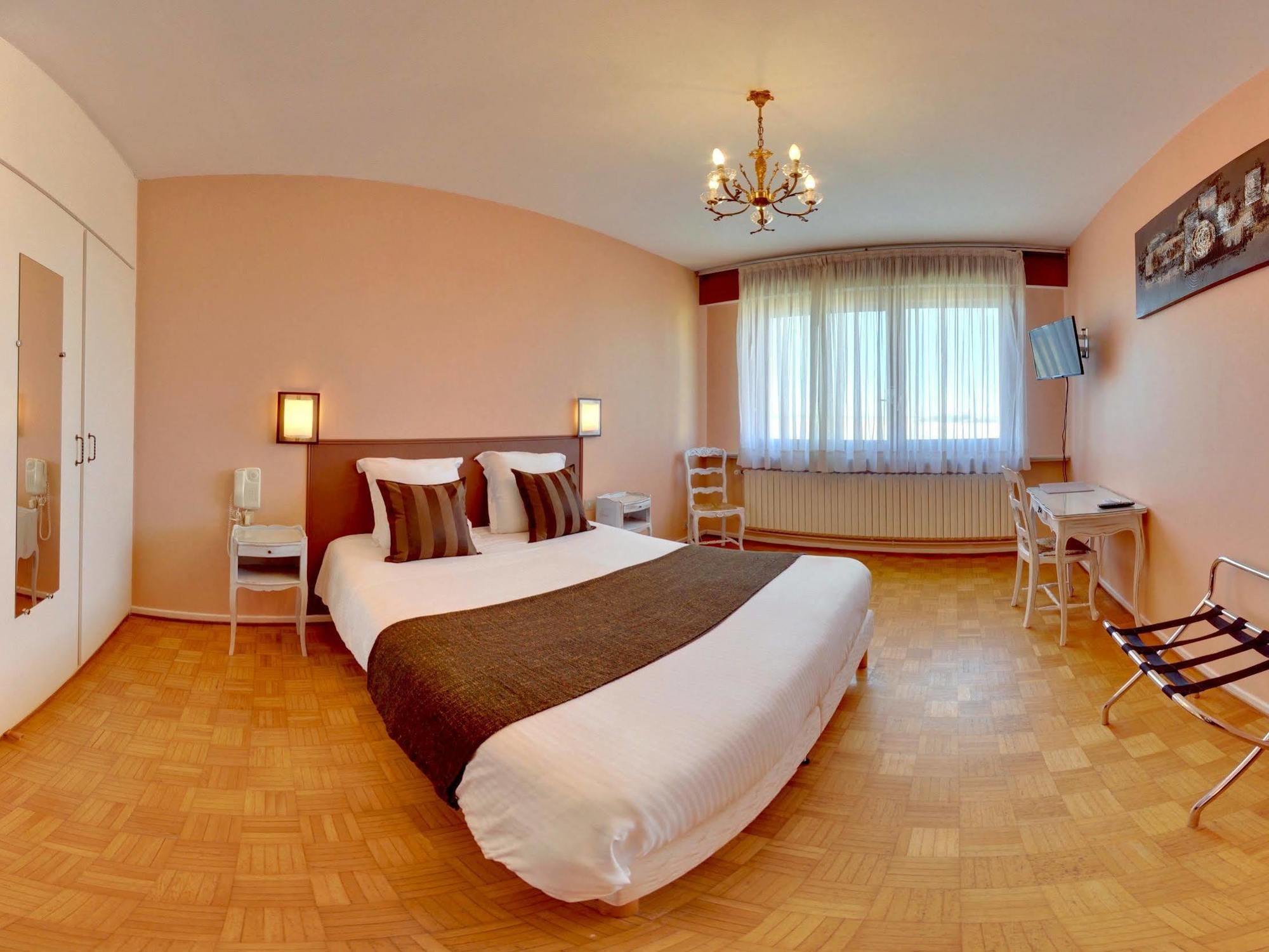 Logis L'Auberge Du Gros Silly-sur-Nied Екстер'єр фото